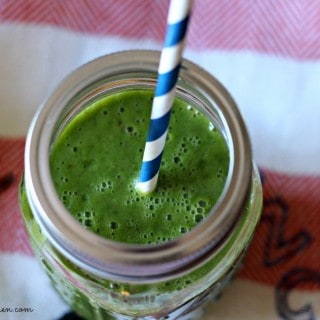 Kale Apple & Banana Smoothie | Belle of the Kitchen