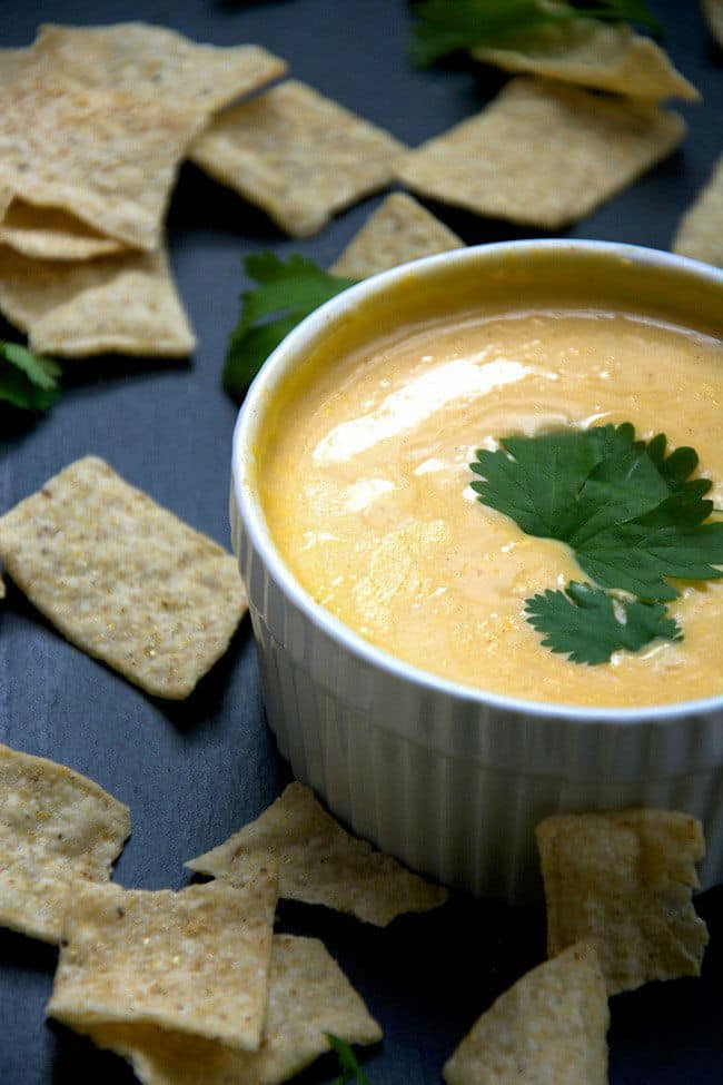 Skinny Greek Yogurt Queso