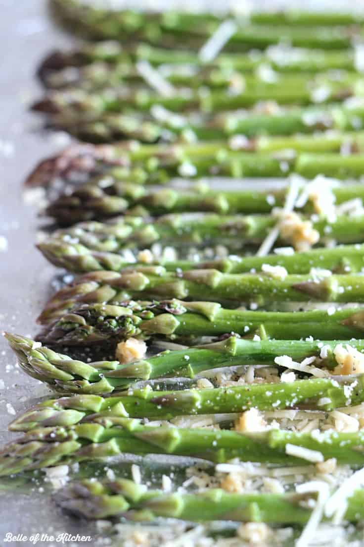 A close up of asparagus and garlic