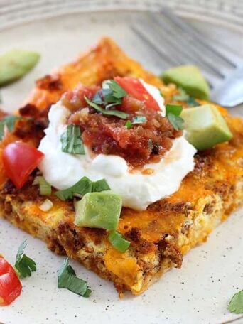 A close up of food on a plate, breakfast pizza with chorizo