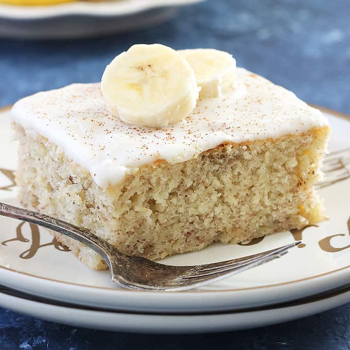 Banana Cake With Cream Cheese Frosting （香蕉蛋糕） - Guai Shu Shu