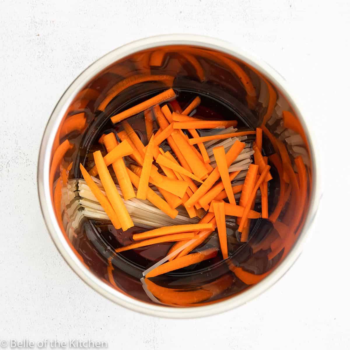 instant pot with carrots and noodles