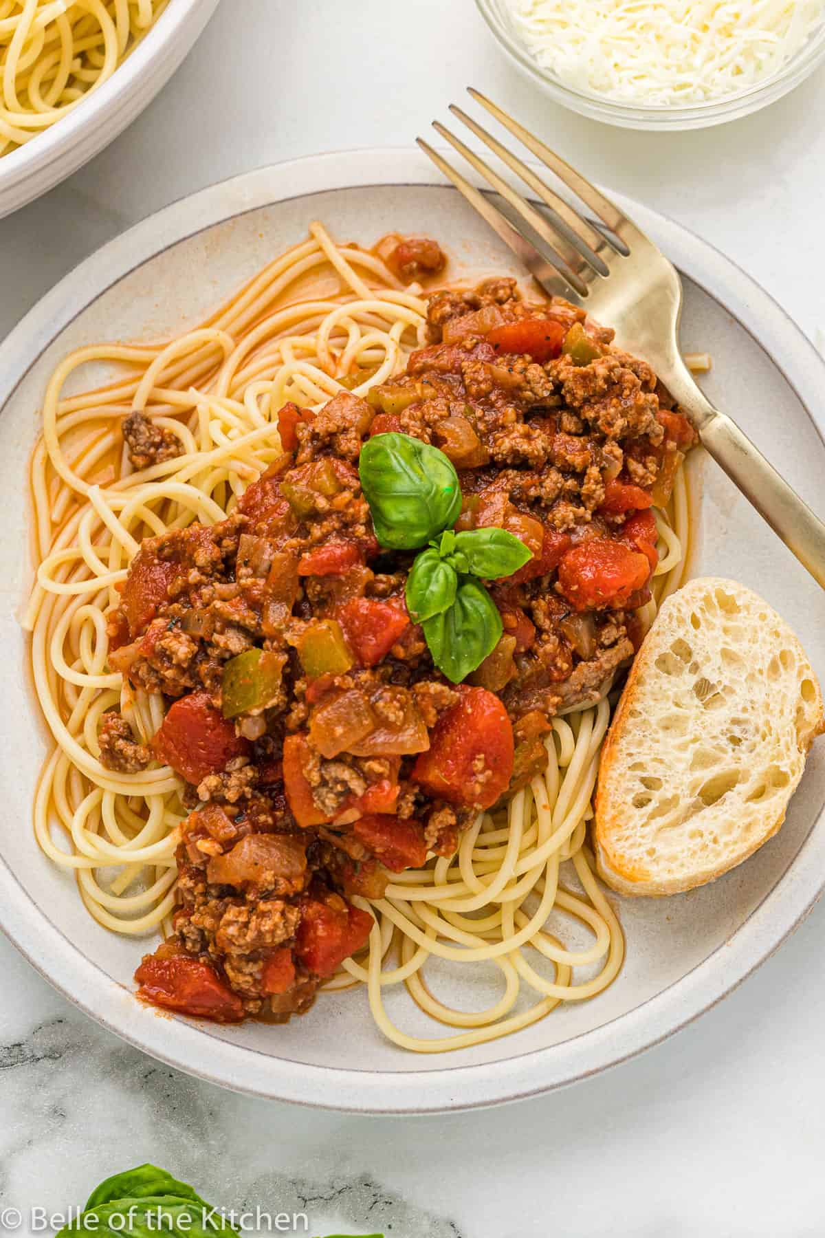 One Pot Cheesy Garlic Chicken Spaghetti Story Belle Of The Kitchen